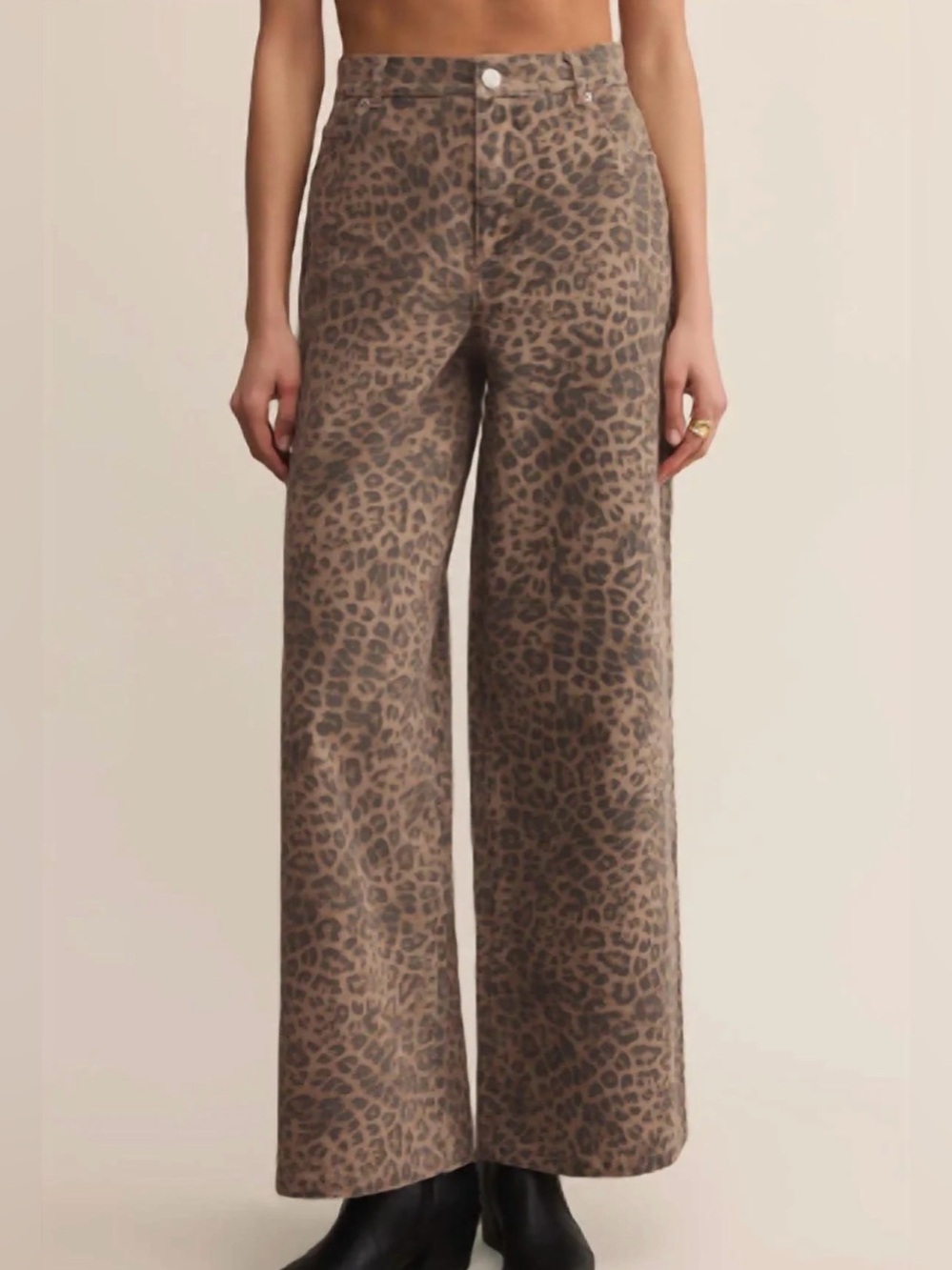 Z Supply Marli Denim Leopard Pants in Natural. Size 26